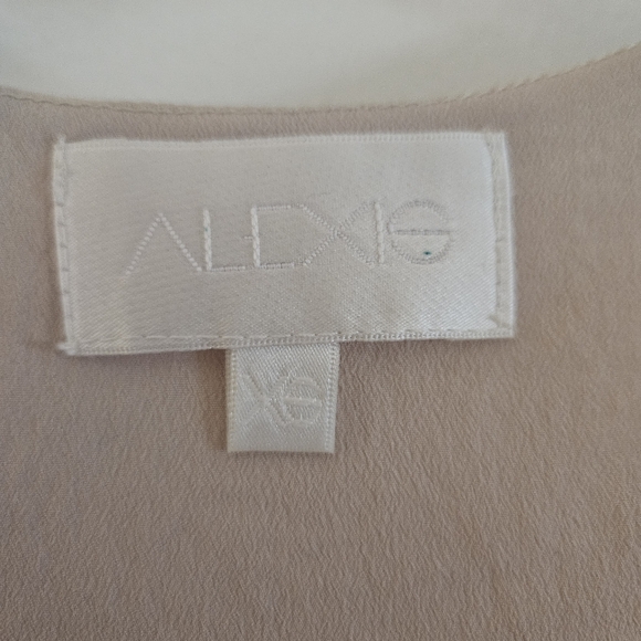 Top - Picture 2 of 7